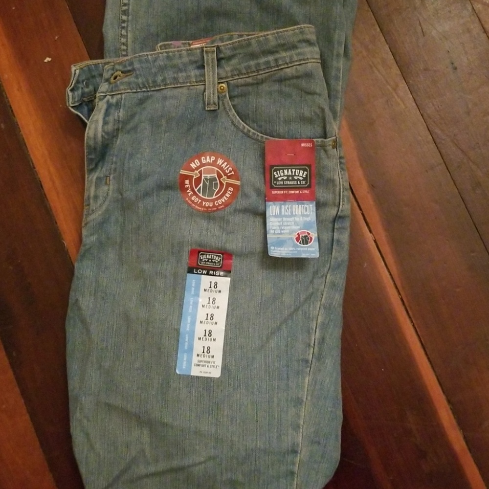 Levi's low rise bootcut
